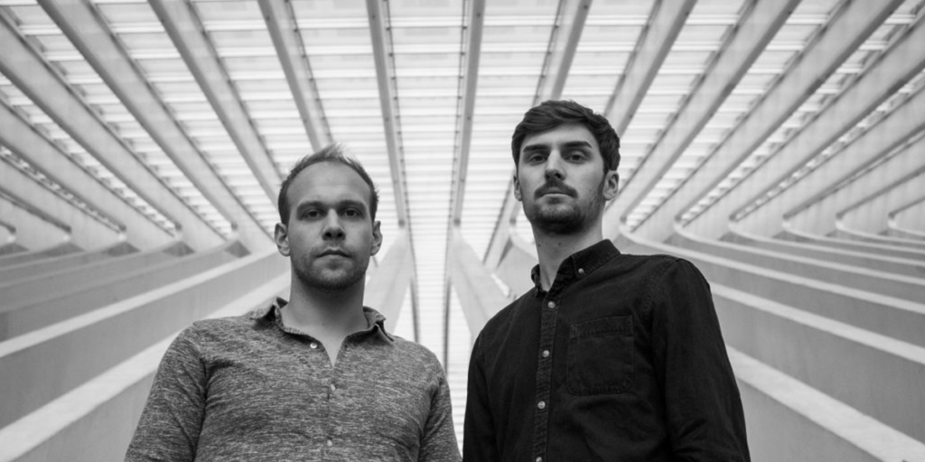 Die beiden Musiker von The Vult im Lütticher Bahnhof.