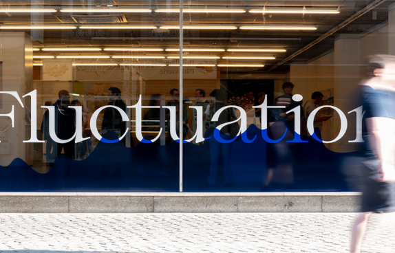 Ausstellungscover Fluctuation