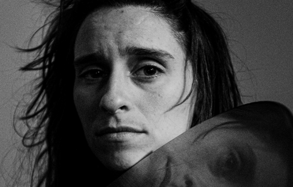 Porträt Sängerin von Black Sea Dahu