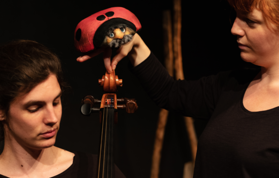 Foto von dem Theaterstück "Dans les Bois / Im Wald"