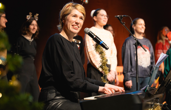 Foto von singenden Menschen