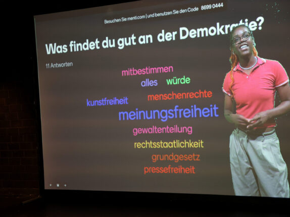 Presse_3_und_wir_mittendrin_(c)Ursula Kaufmann