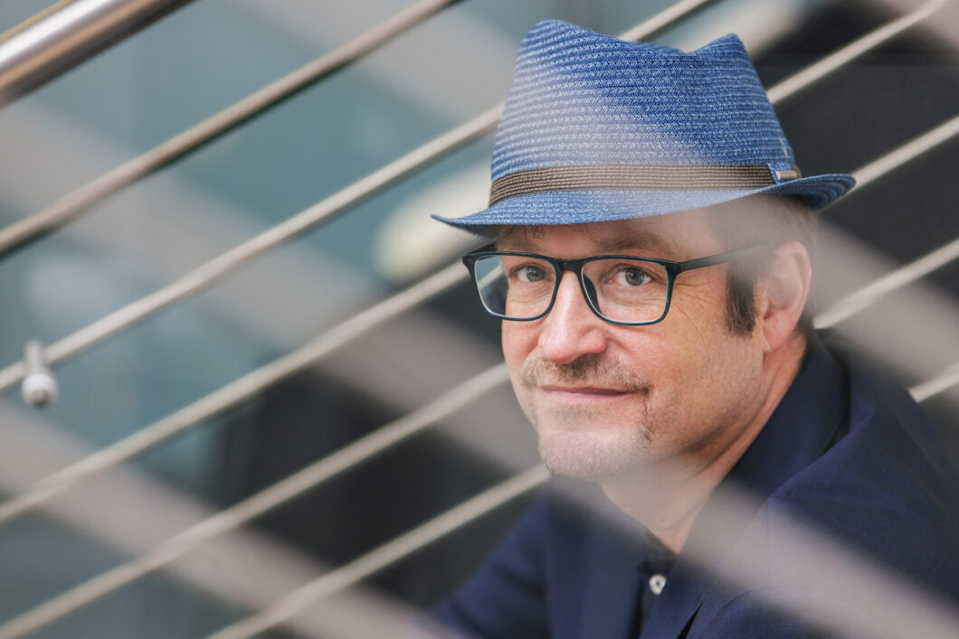 rene-kroemer-piano-scaled.jpg