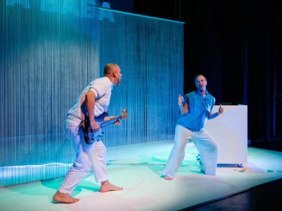 prio_OnlyFlowers-07_(c) Monika Isanska