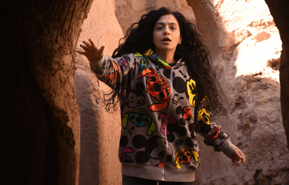 Portrait einer J-jungen Schauspielerin aus dem Film TheSeedOfTheSacredFig