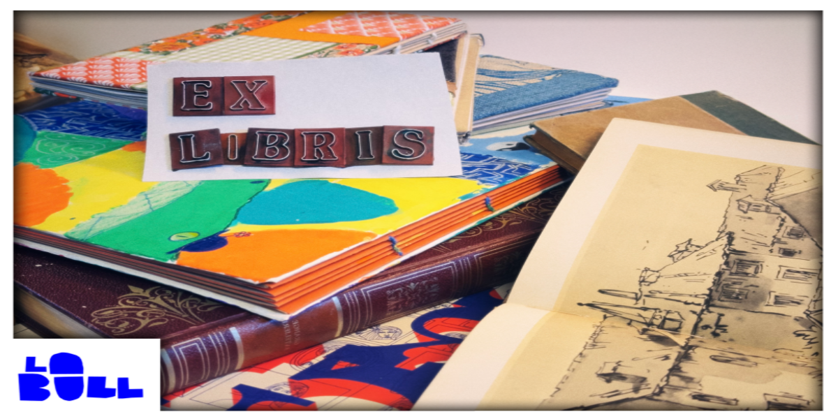 Das Titelbild für die Ausstellung EX-LIBRIS der Bull'Welkenraedt. Zu sehen sind alte Bücher, aber auch selbstgebastelte.