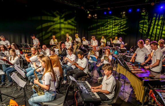 Foto der Drum- und Percussion-Band des Harmonieorchesters Eupen.